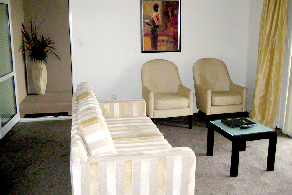 Salerno Motel Apartments Christchurch Dış mekan fotoğraf A living room
