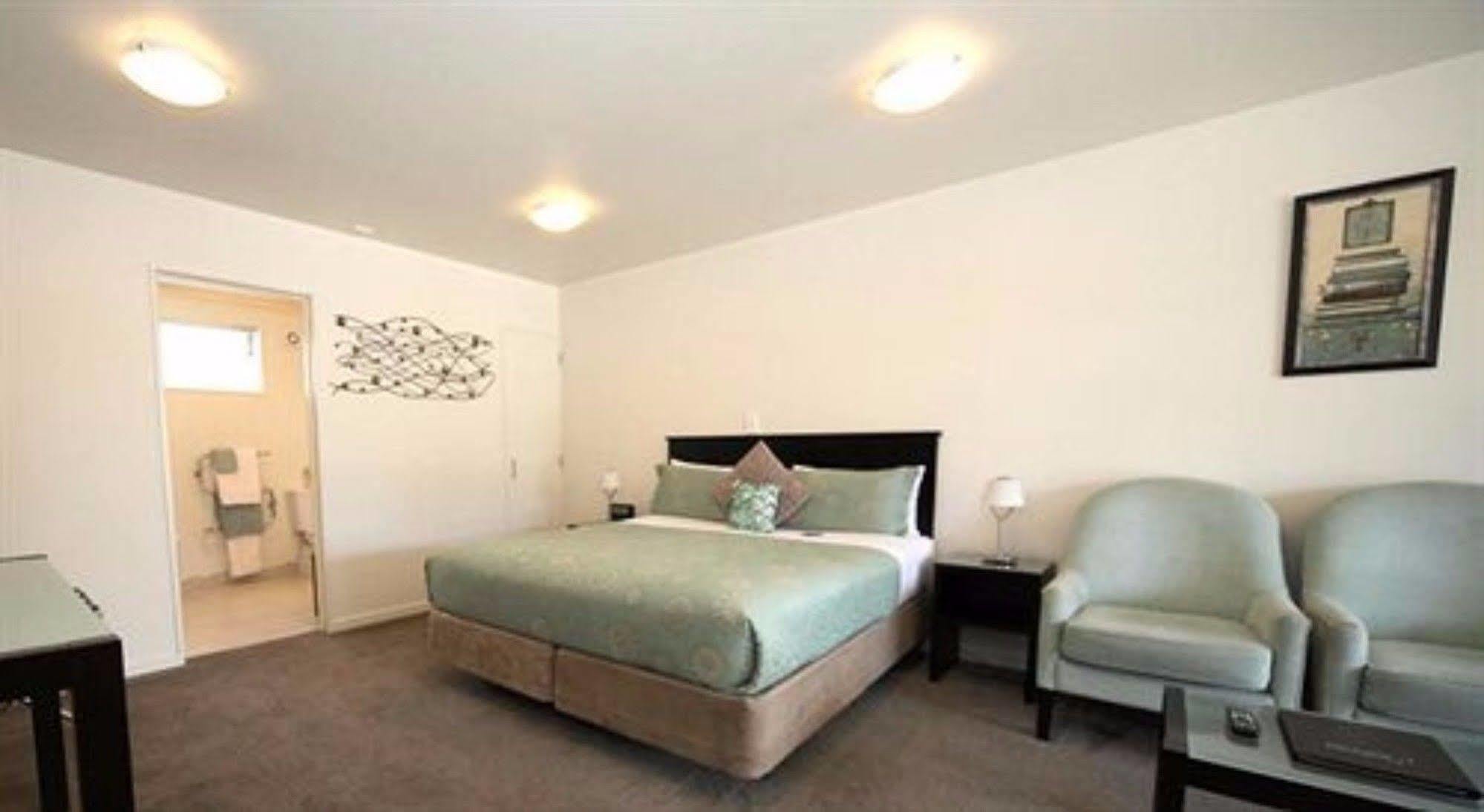 Salerno Motel Apartments Christchurch Dış mekan fotoğraf A room at the hotel