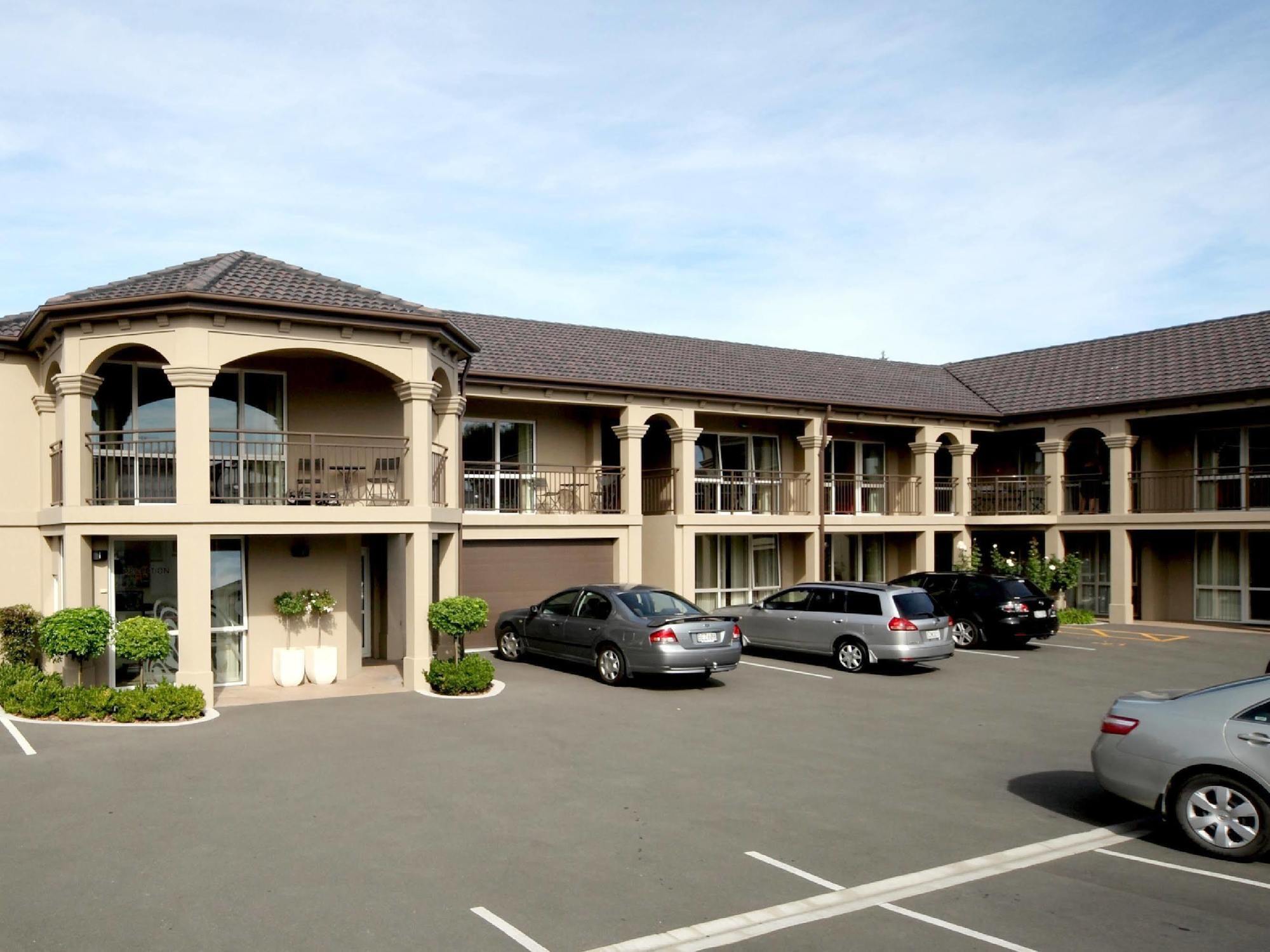 Salerno Motel Apartments Christchurch Dış mekan fotoğraf The hotel's exterior