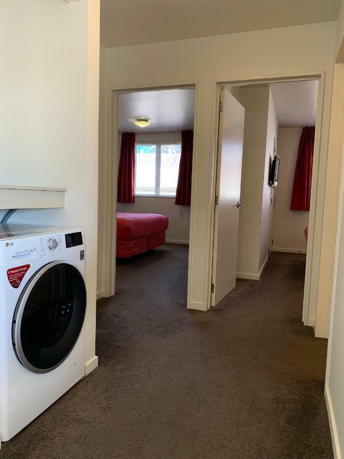 Salerno Motel Apartments Christchurch Dış mekan fotoğraf A typical two bedroom apartment