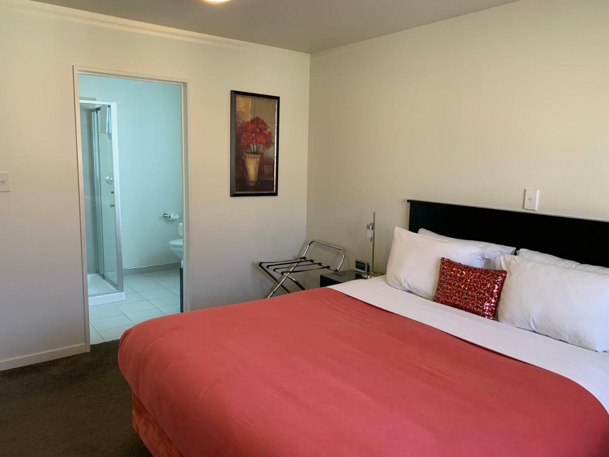 Salerno Motel Apartments Christchurch Dış mekan fotoğraf A typical motel room