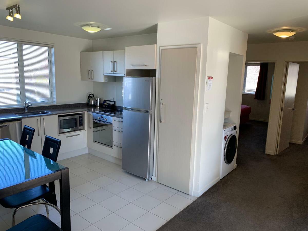 Salerno Motel Apartments Christchurch Dış mekan fotoğraf A typical apartment at the University of Canterbury